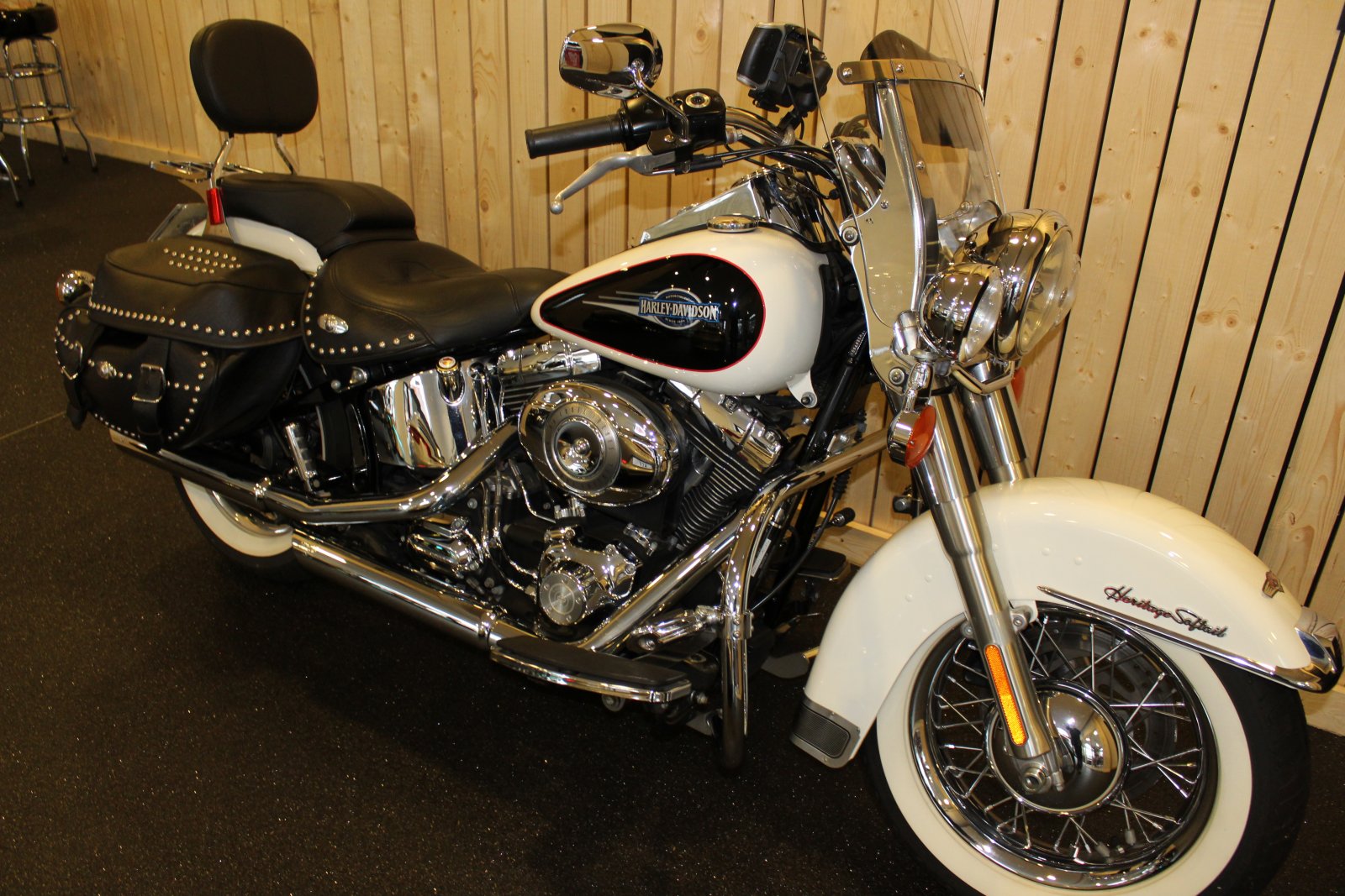 Harley Davidson Six Speed Deluxe Softail | USbikezone